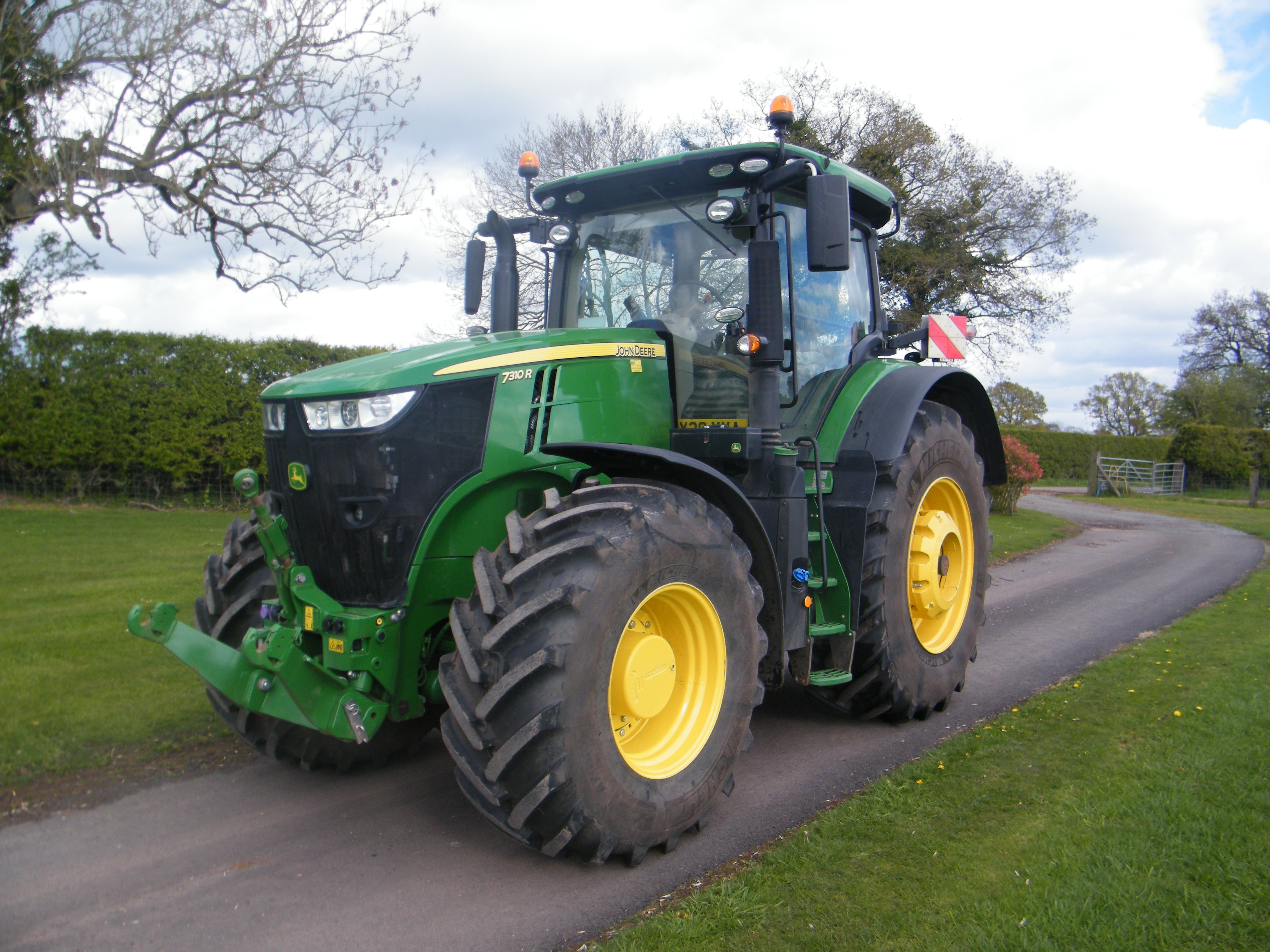 JOHN DEERE 7310R